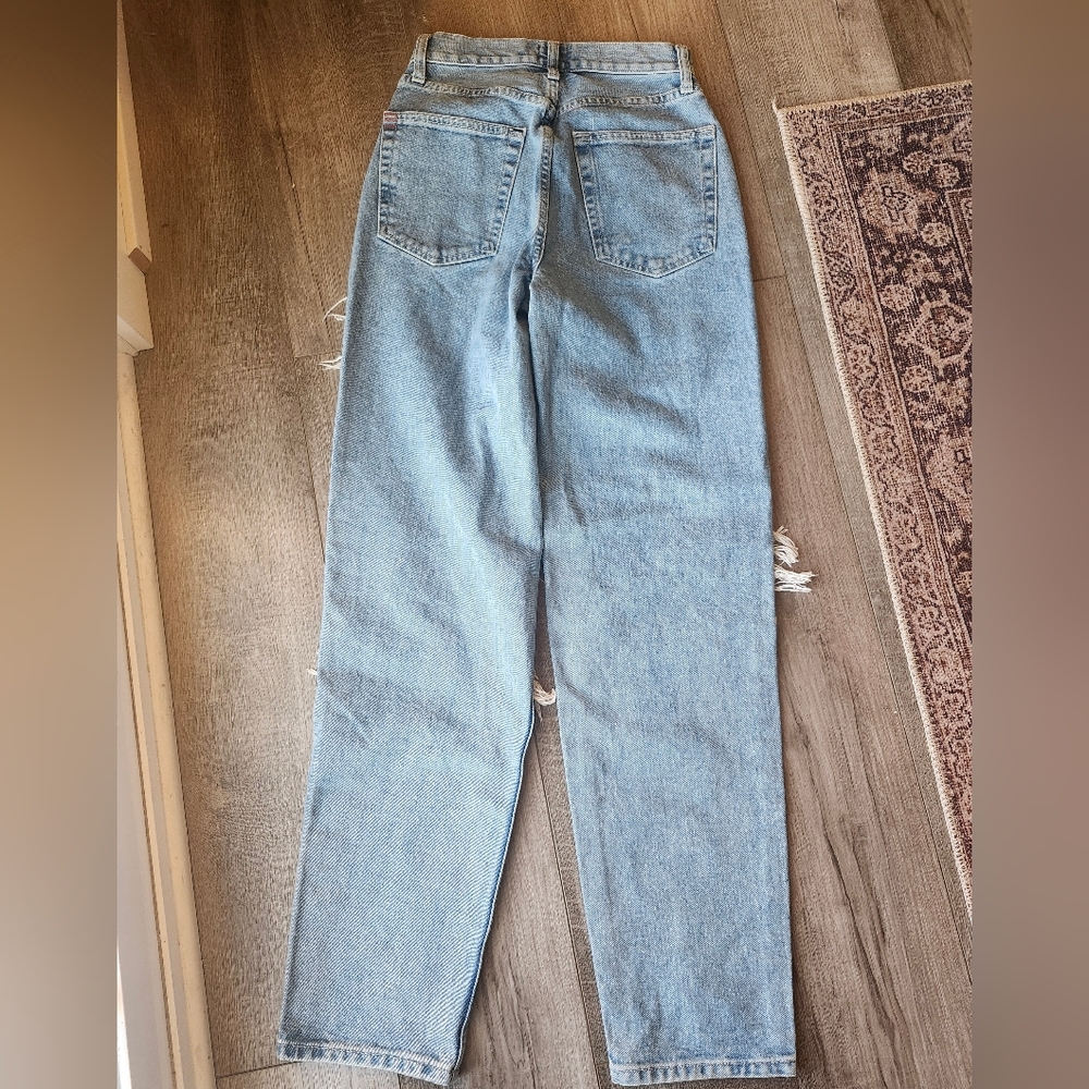 Women's BDG Light Blue Distressed Boyfriend Jeans Urban Outfitters Size 24 - Picture 3 of 3